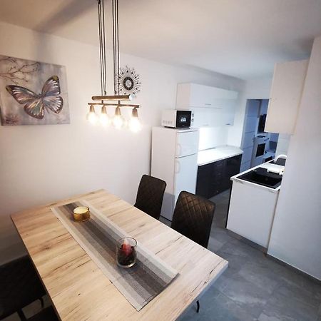 Ema Studio Apartman Карловац Экстерьер фото