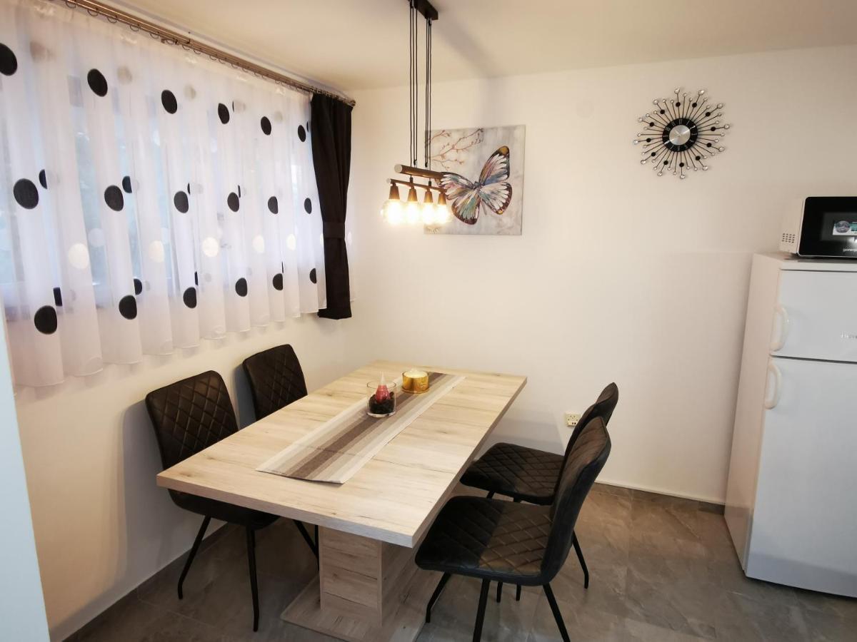 Ema Studio Apartman Карловац Экстерьер фото