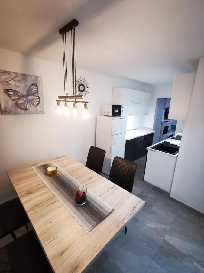 Ema Studio Apartman Карловац Экстерьер фото