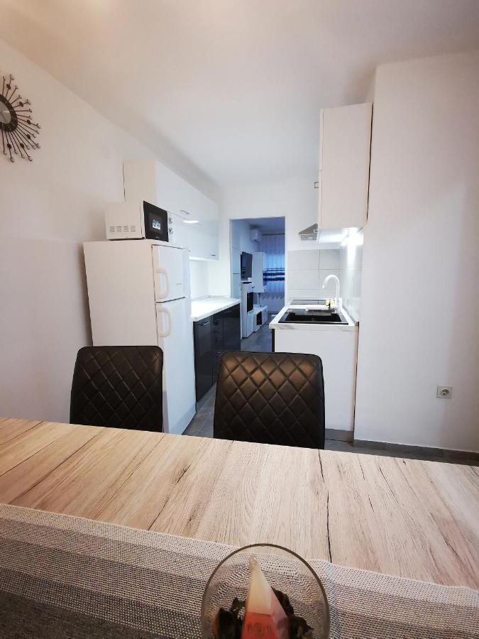 Ema Studio Apartman Карловац Экстерьер фото