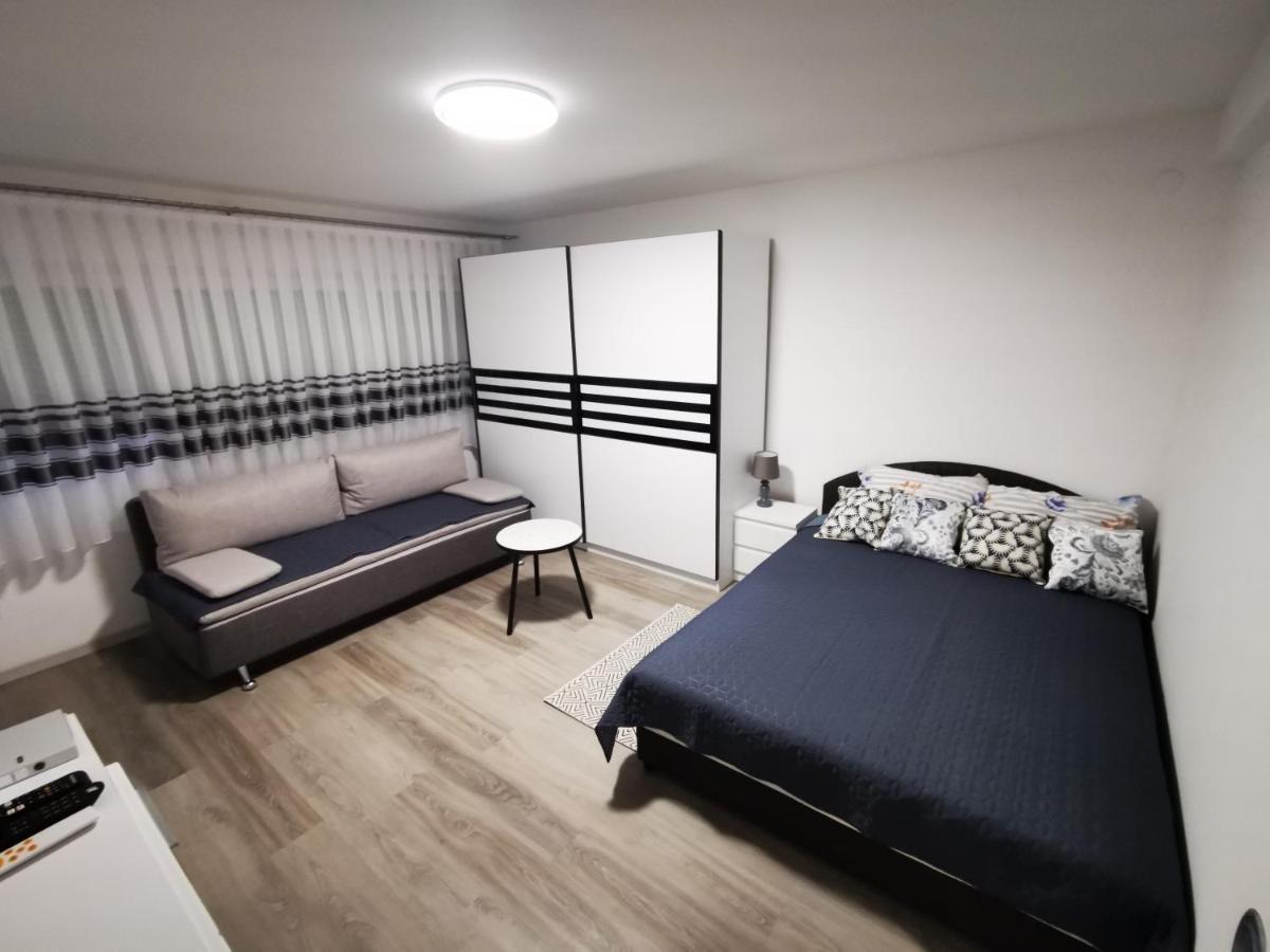 Ema Studio Apartman Карловац Экстерьер фото